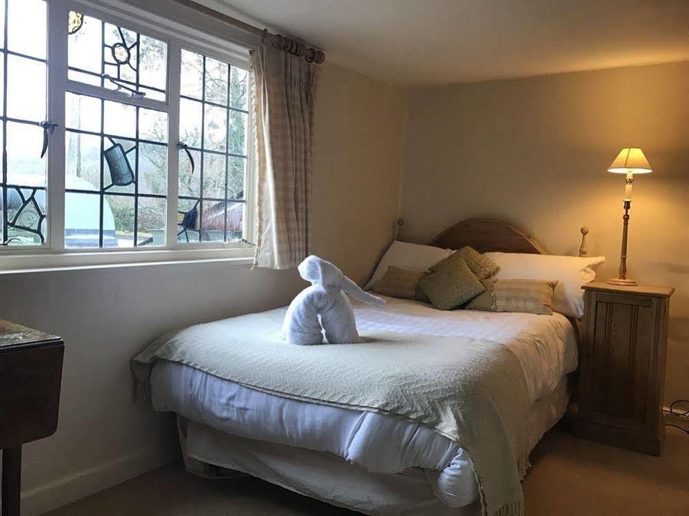 The Nobody Inn Christow Экстерьер фото